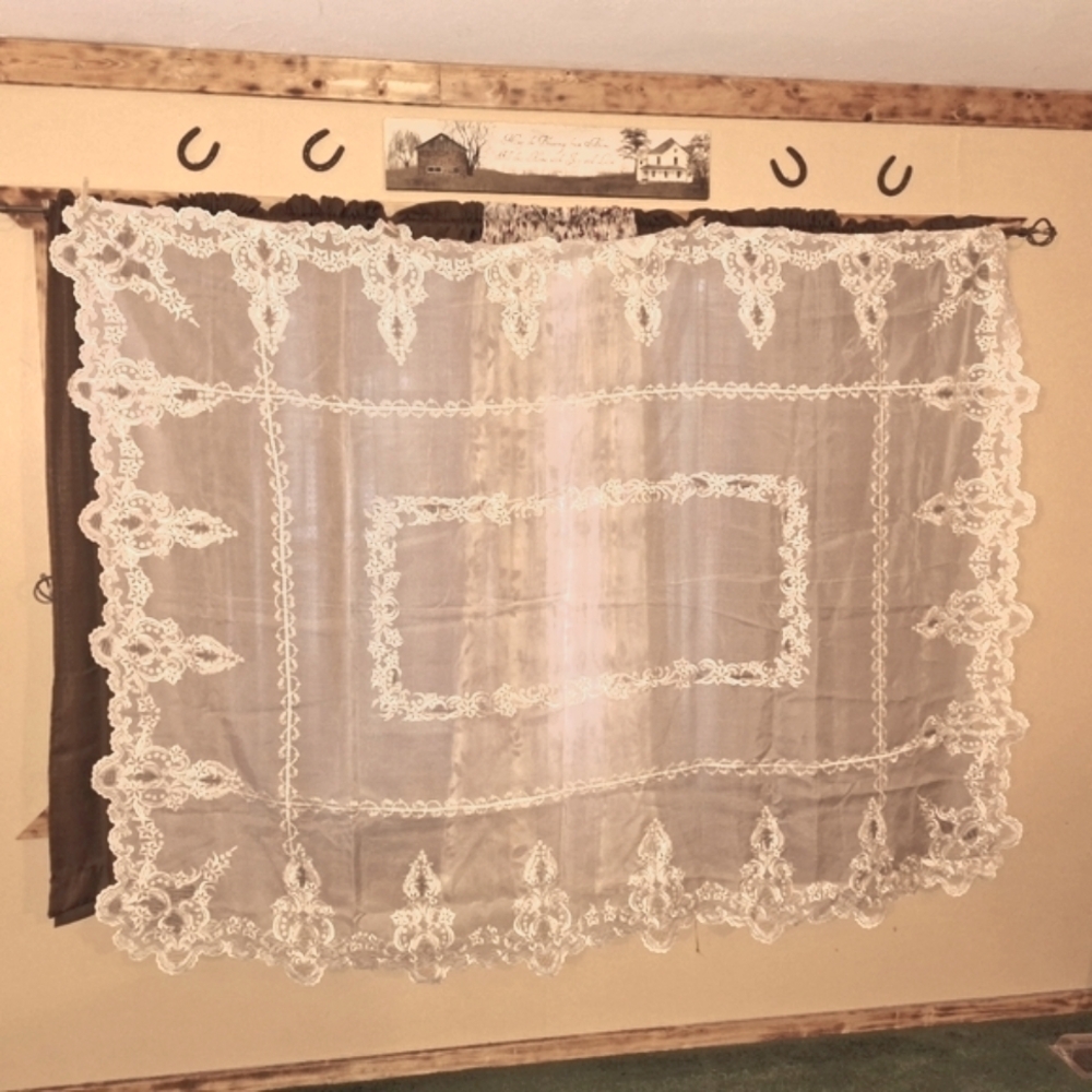 Vintage Organza Embroidered Square Tablecloth with Scalloped Edges & 8 N…